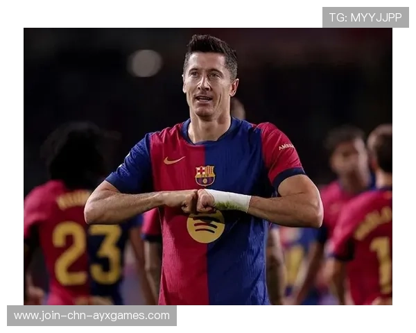 巴萨莱万门前抢点互相配合完成头球进球：从画面到训练的全景解码